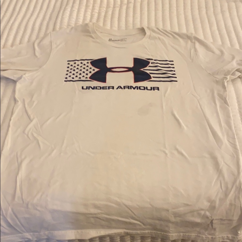 Under Armour T-Shirt - Large